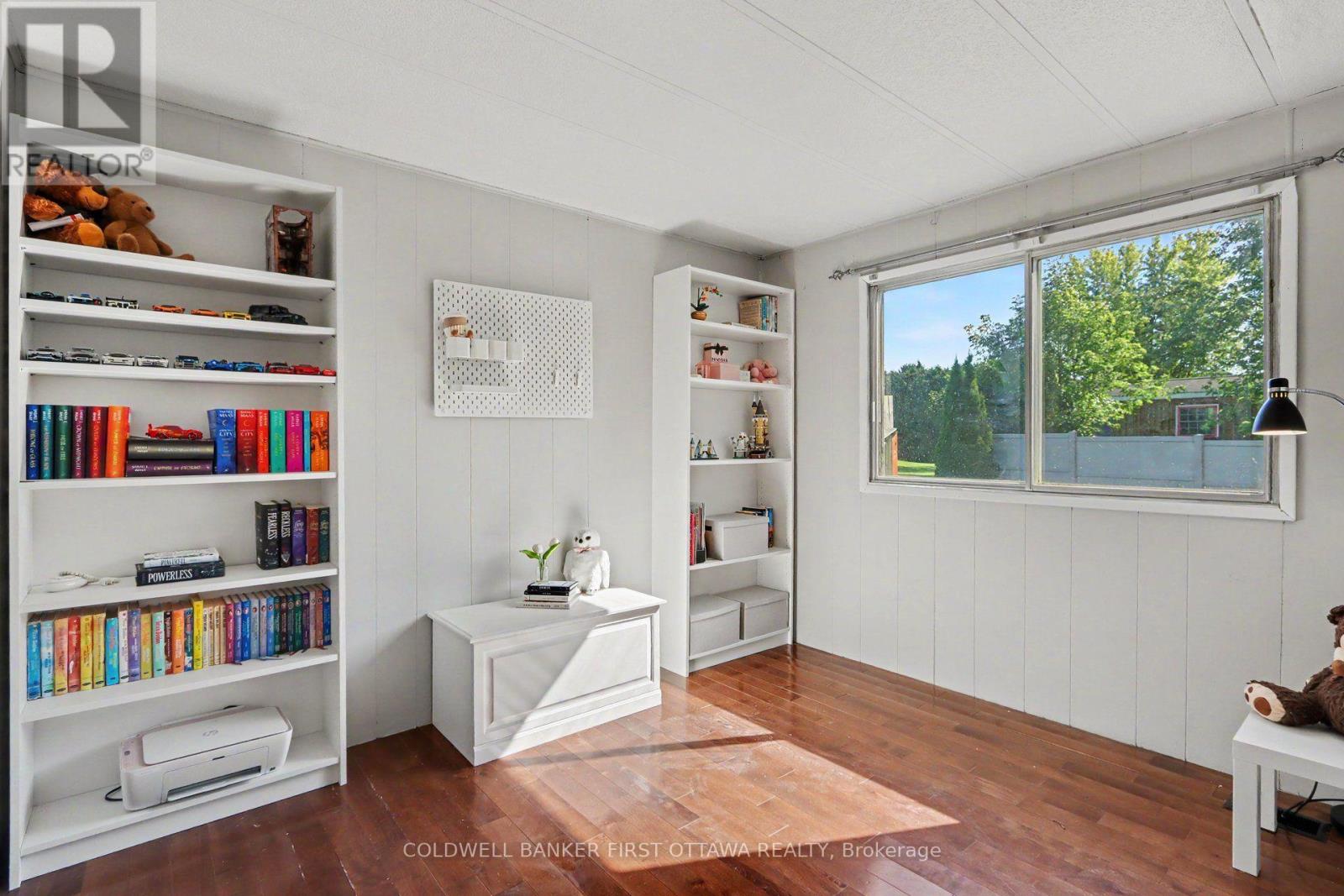 17 BRIDLE PATH - 23