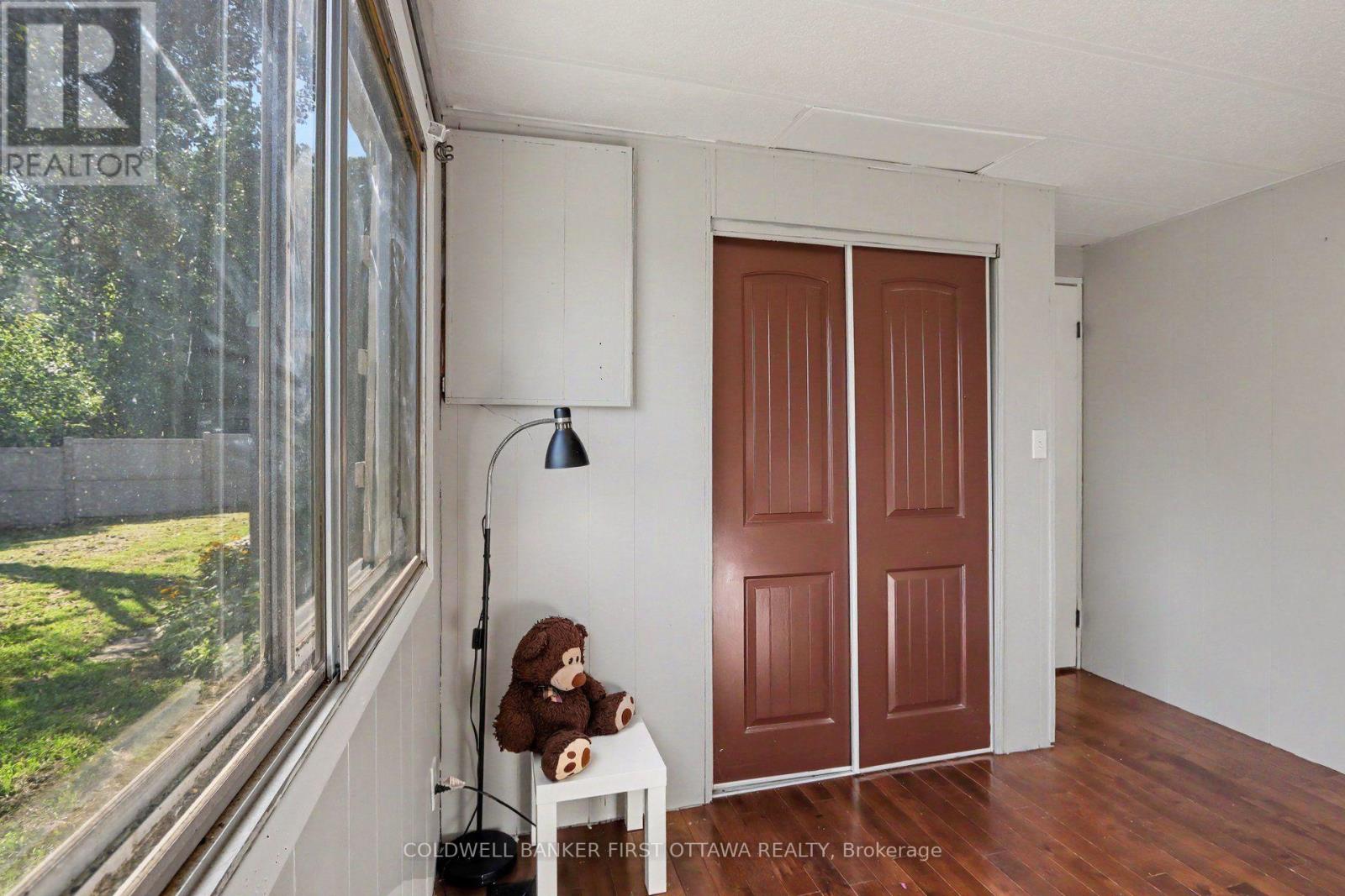 17 BRIDLE PATH - 25