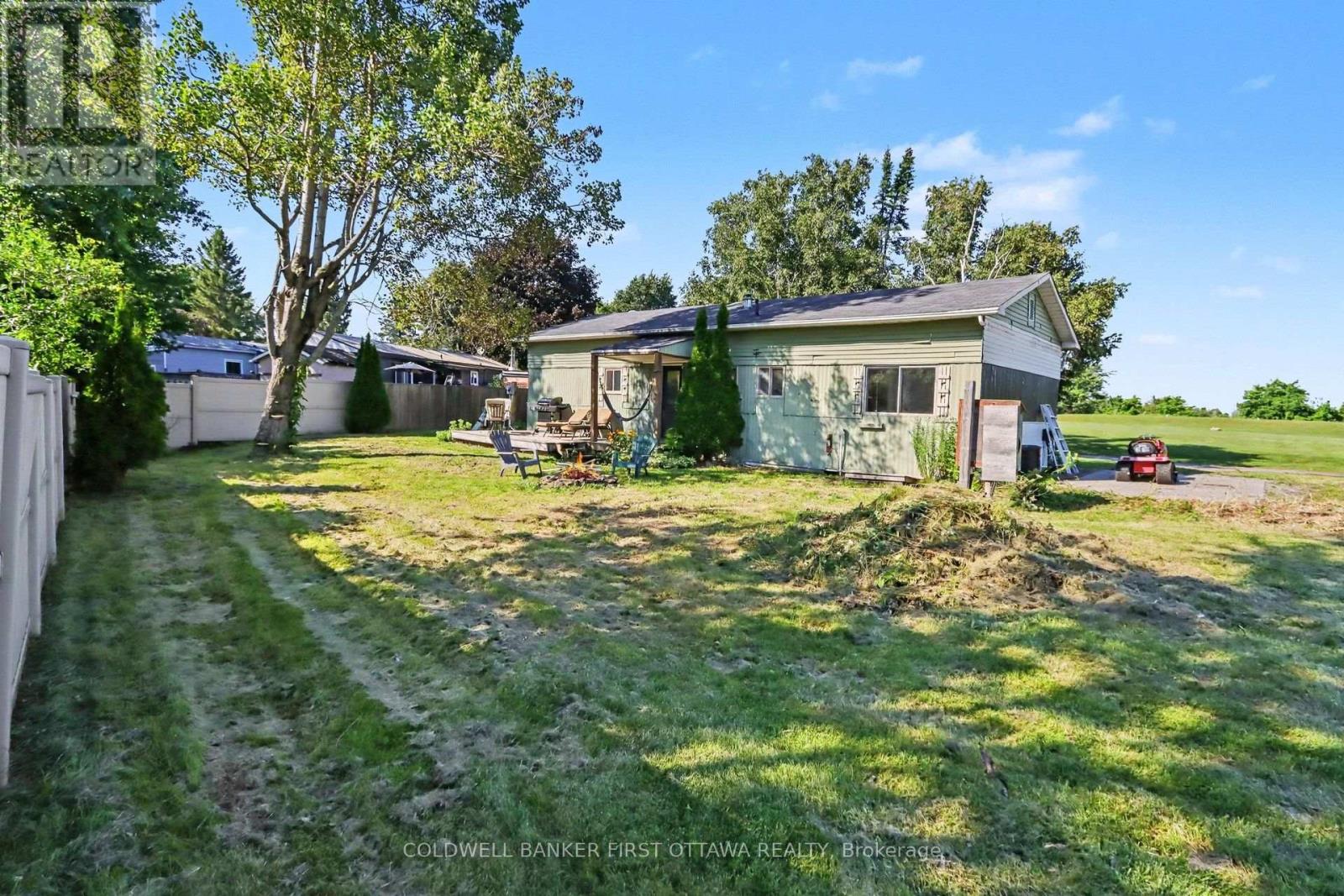 17 BRIDLE PATH - 29