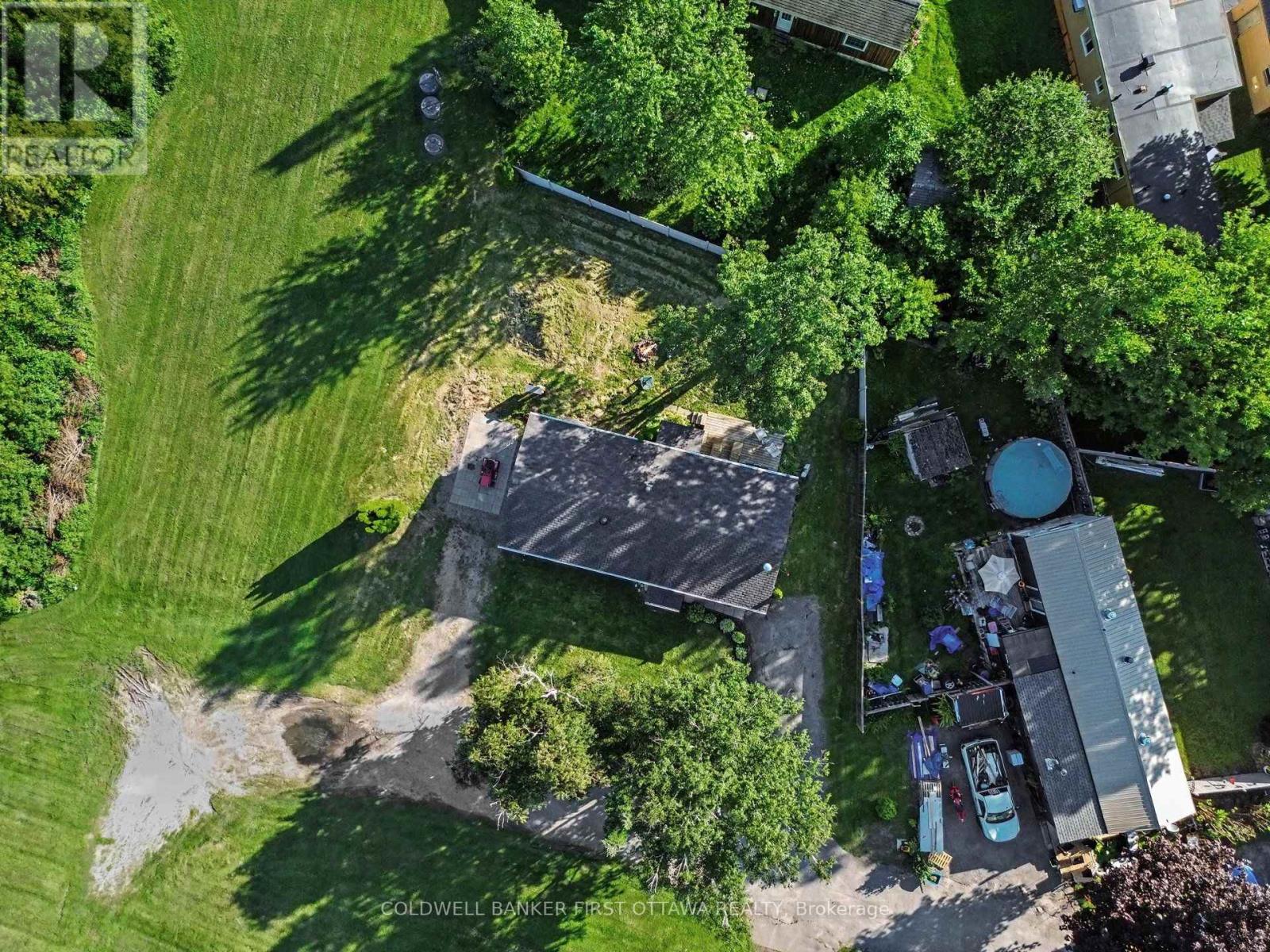 17 BRIDLE PATH - 32