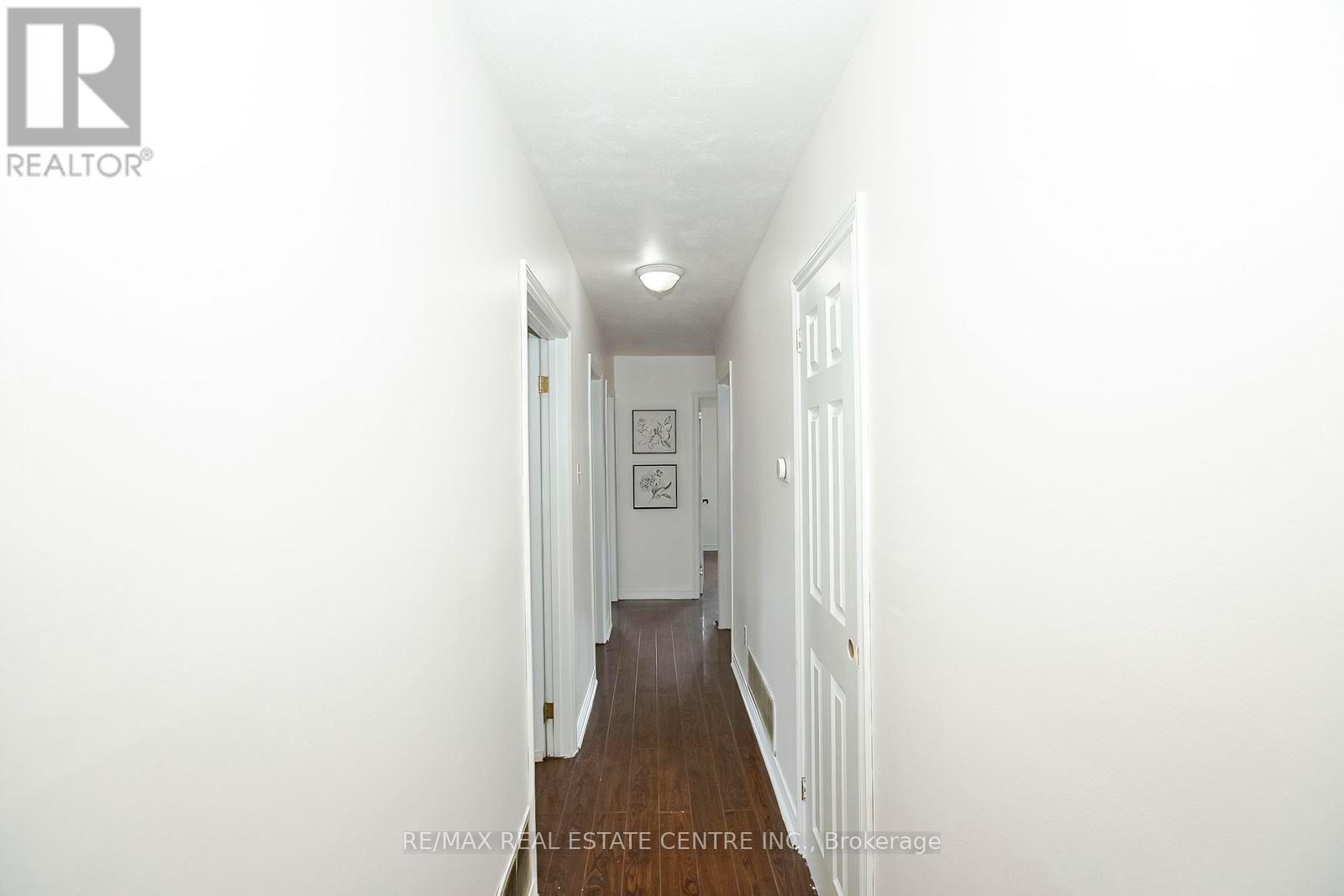 16 MCLAUGHLIN ROAD N - 21