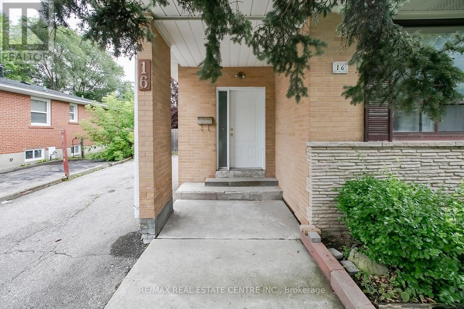16 MCLAUGHLIN ROAD N - 4