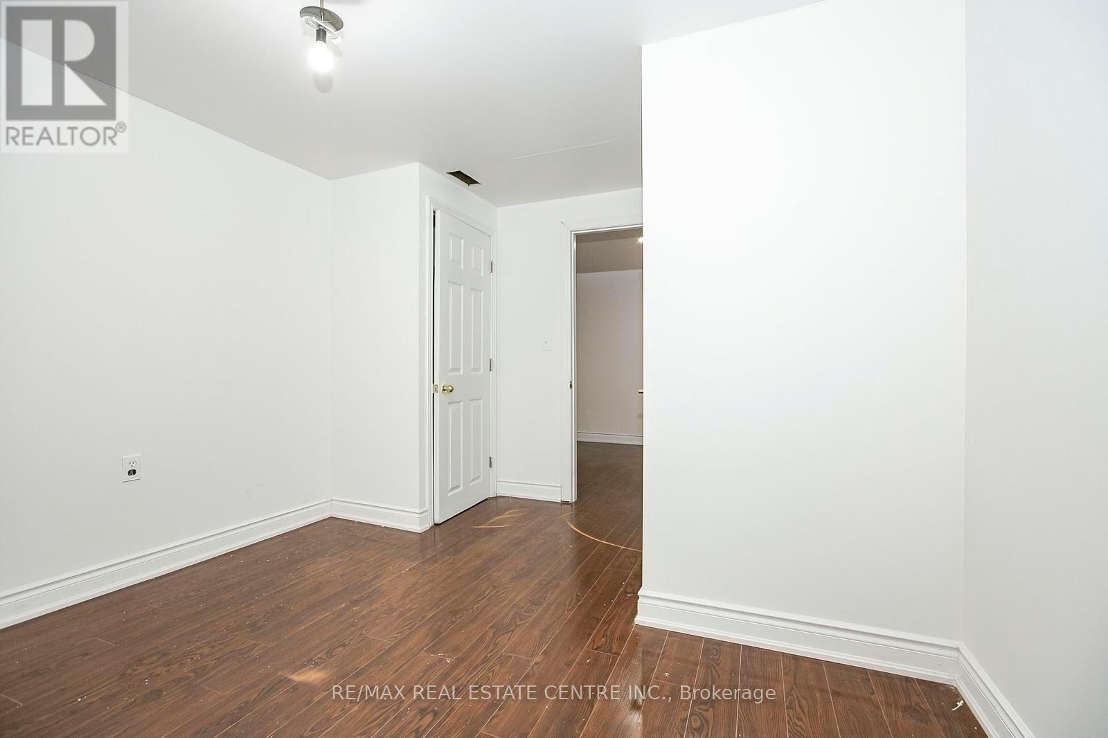 16 MCLAUGHLIN ROAD N - 41