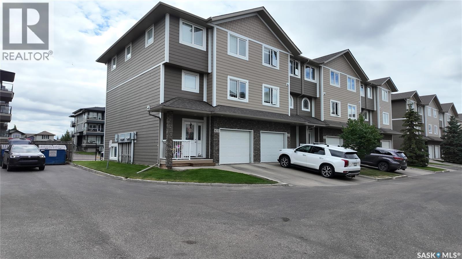 409 212 Willis CRESCENT