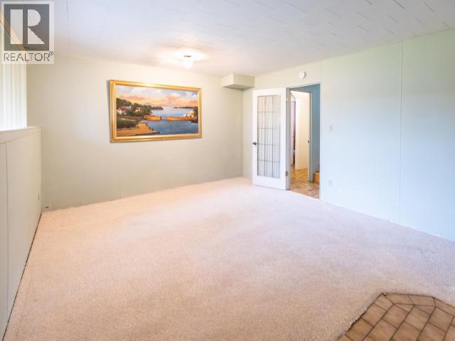 3571 MACKENZIE AVE - 34