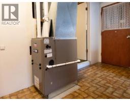 3571 Mackenzie Ave, Powell River, BC V8A3E7 Photo 36
