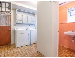3571 Mackenzie Ave, Powell River, BC V8A3E7 Photo 37