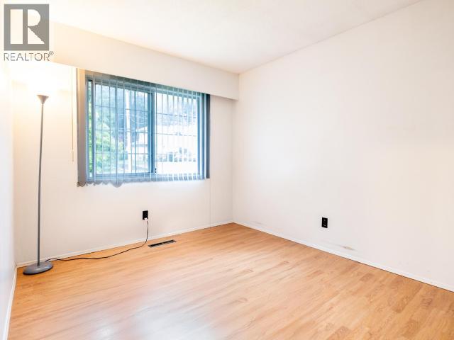 3571 MACKENZIE AVE - 28