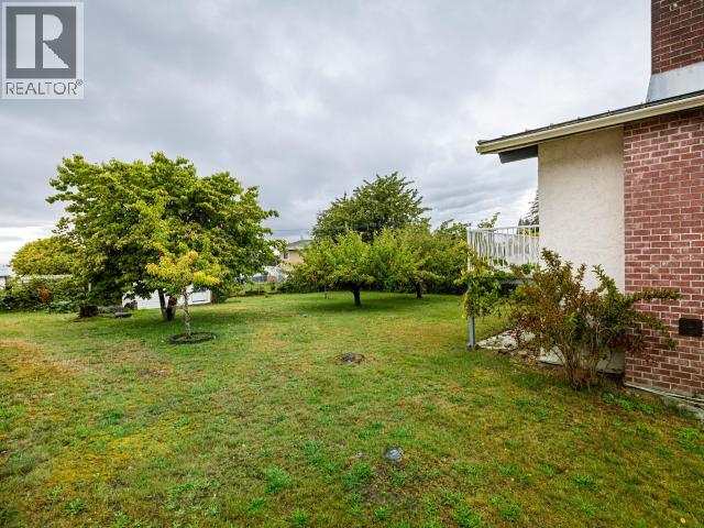 3571 MACKENZIE AVE - 8