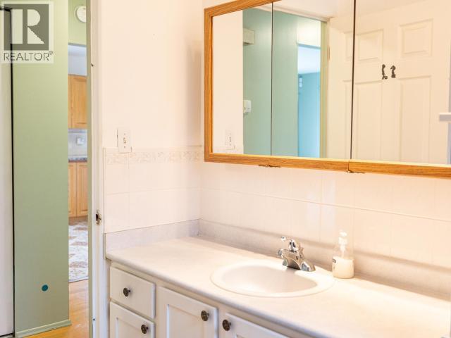 3571 MACKENZIE AVE - 25