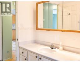 3571 Mackenzie Ave, Powell River, BC V8A3E7 Photo 25