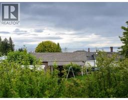 3571 Mackenzie Ave, Powell River, BC V8A3E7 Photo 13