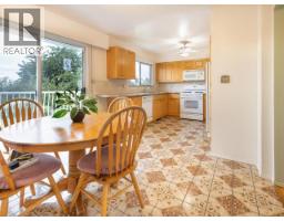 3571 Mackenzie Ave, Powell River, BC V8A3E7 Photo 15