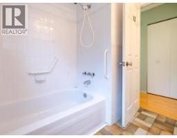 3571 Mackenzie Ave, Powell River, BC V8A3E7 Photo 26