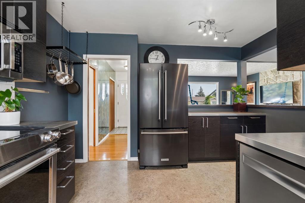 91 Winslow Crescent SW - 13