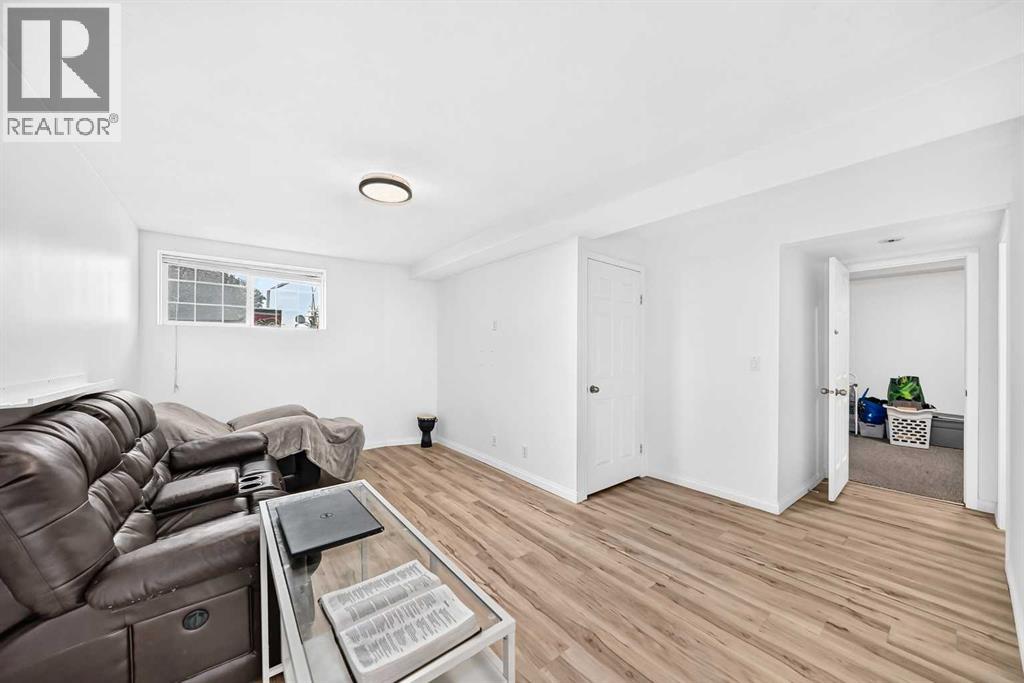 111 Arbour Stone Crescent NW - 24