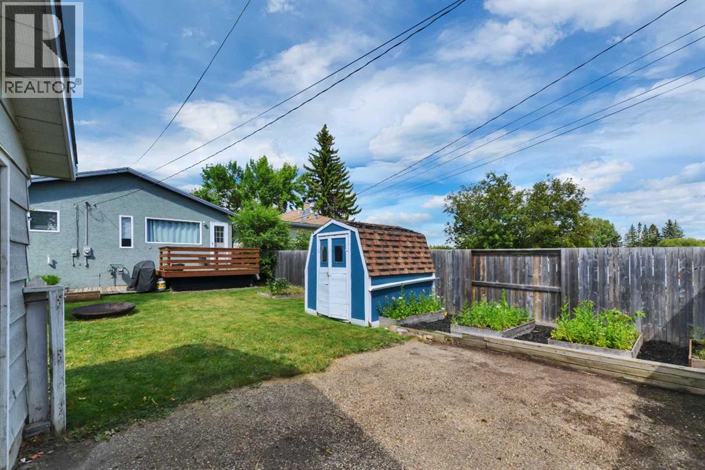 3705 45 Street - 40