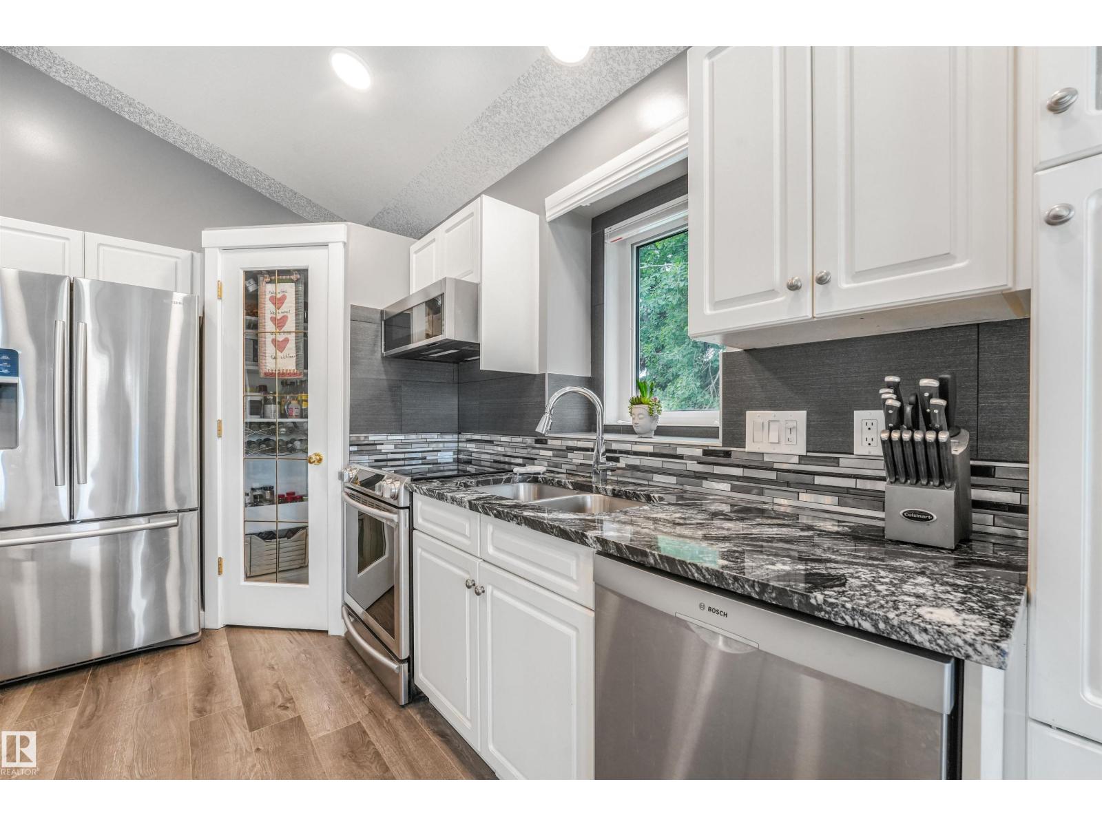 2 KIRKWOOD DR - Image 17