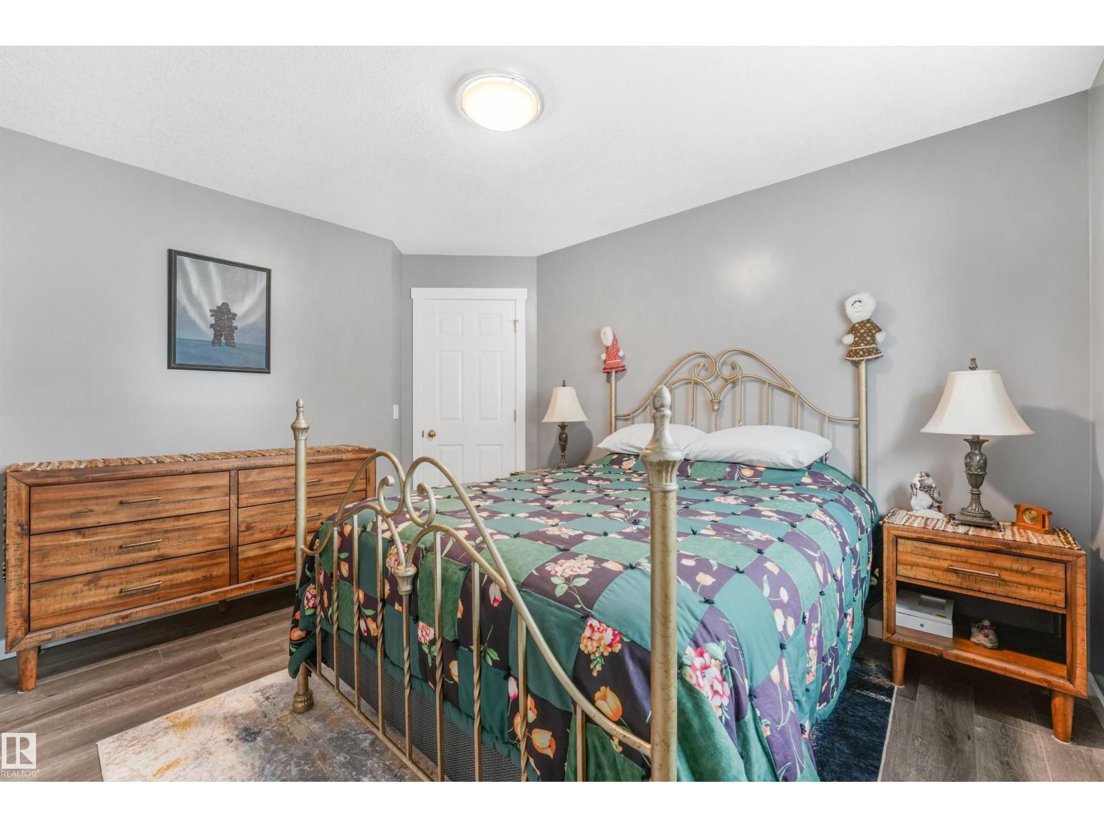2 KIRKWOOD DR - 23