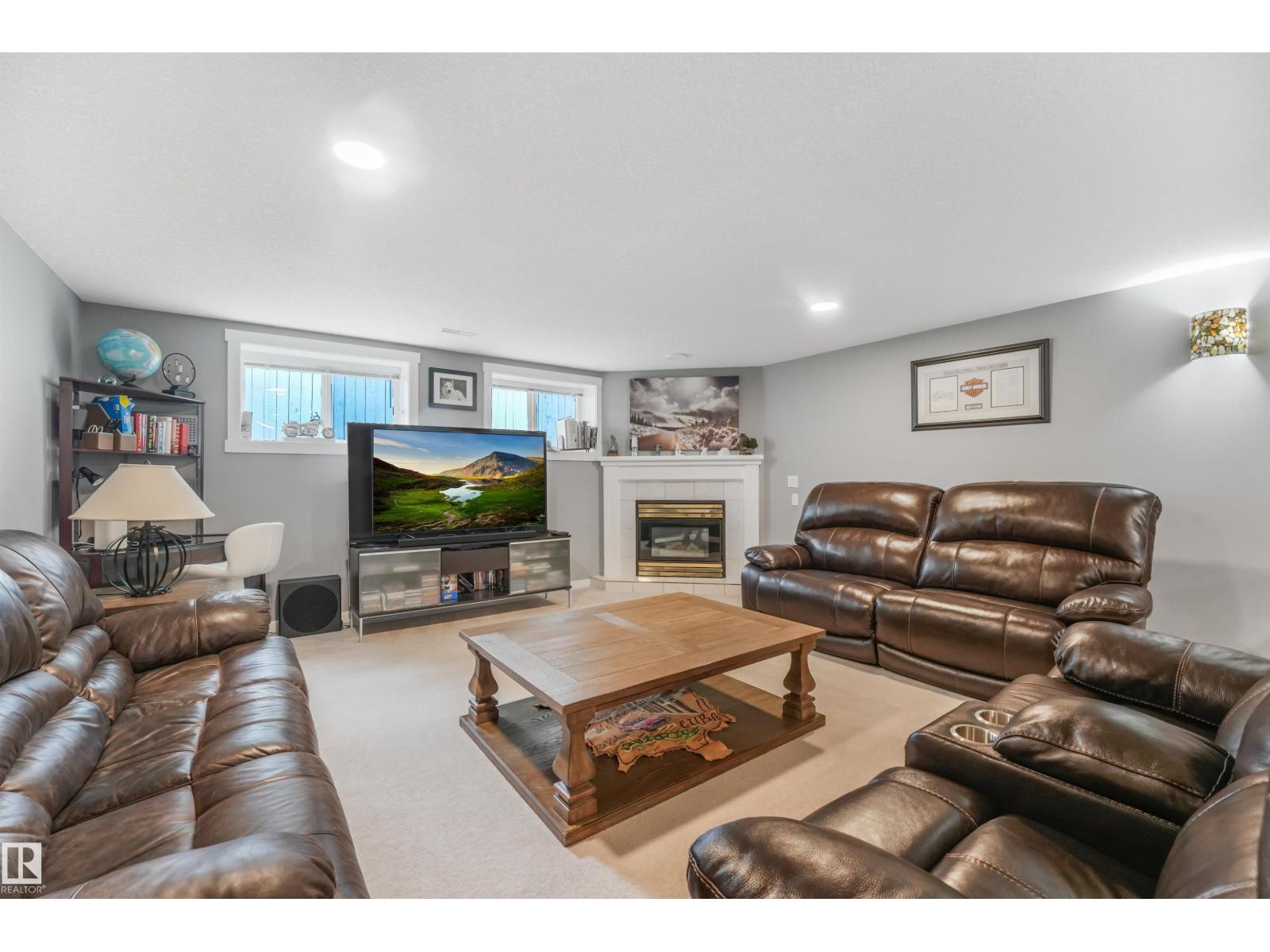 2 KIRKWOOD DR - 40