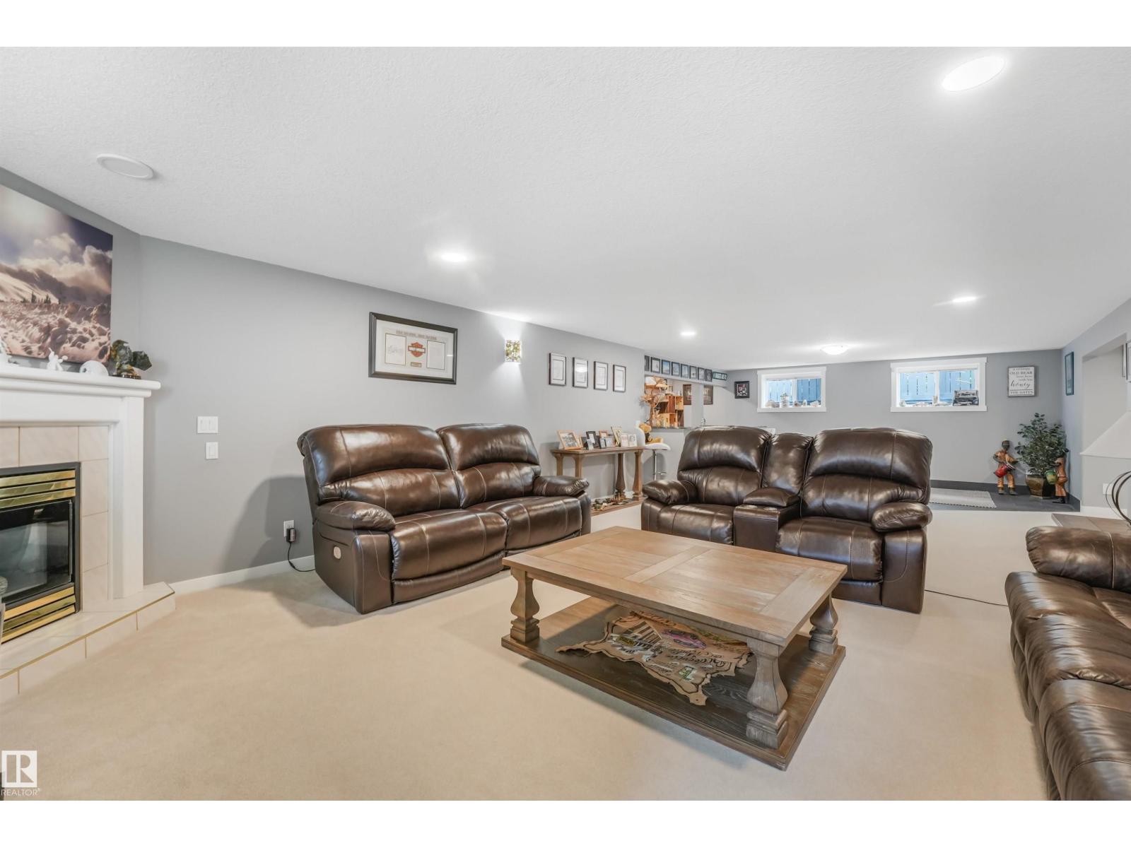2 KIRKWOOD DR - 41