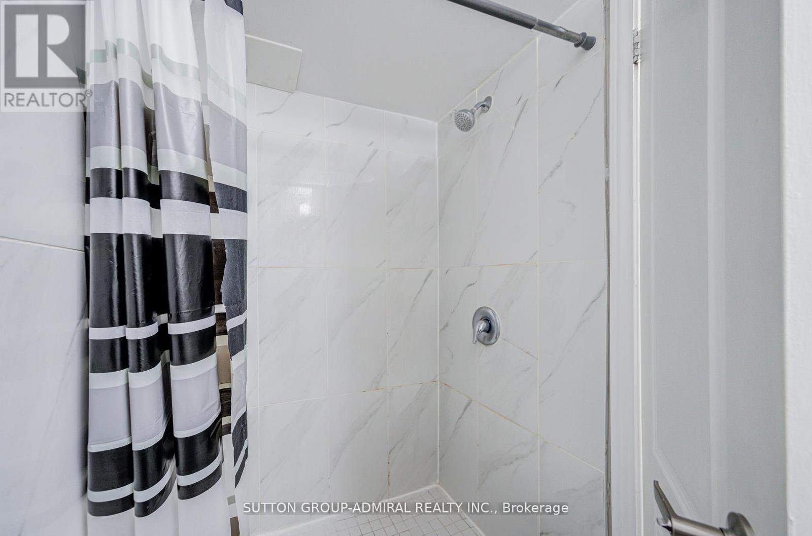 4 HILDA COURT - 42