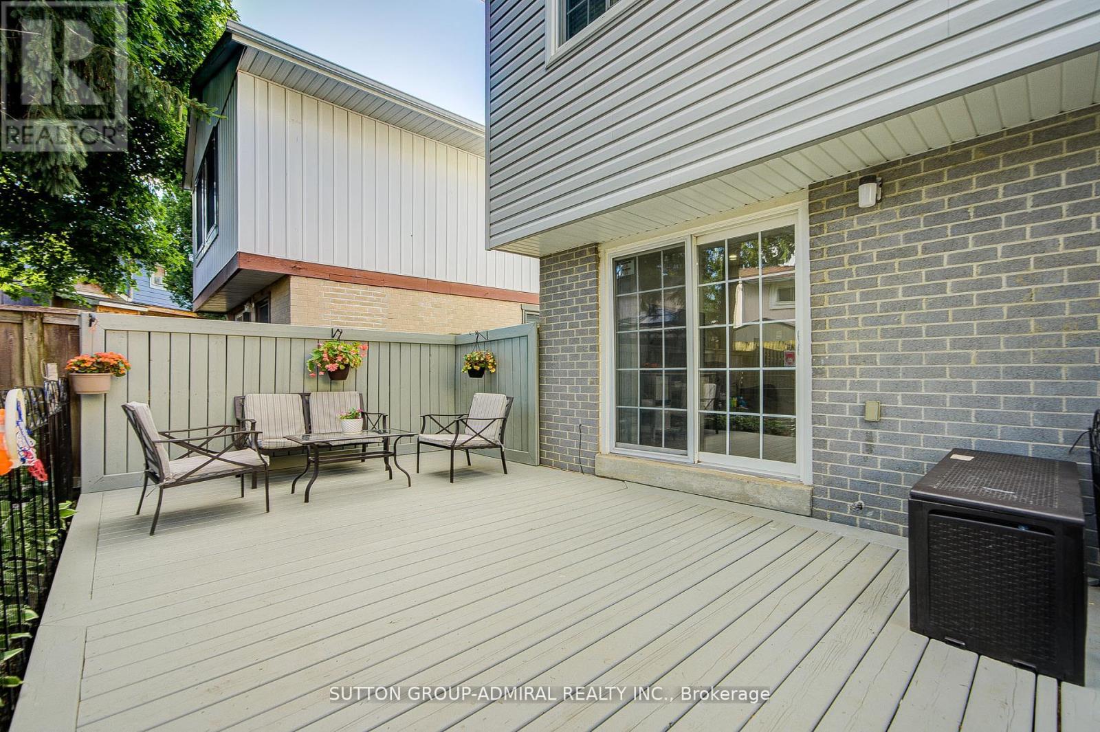 4 HILDA COURT - 48