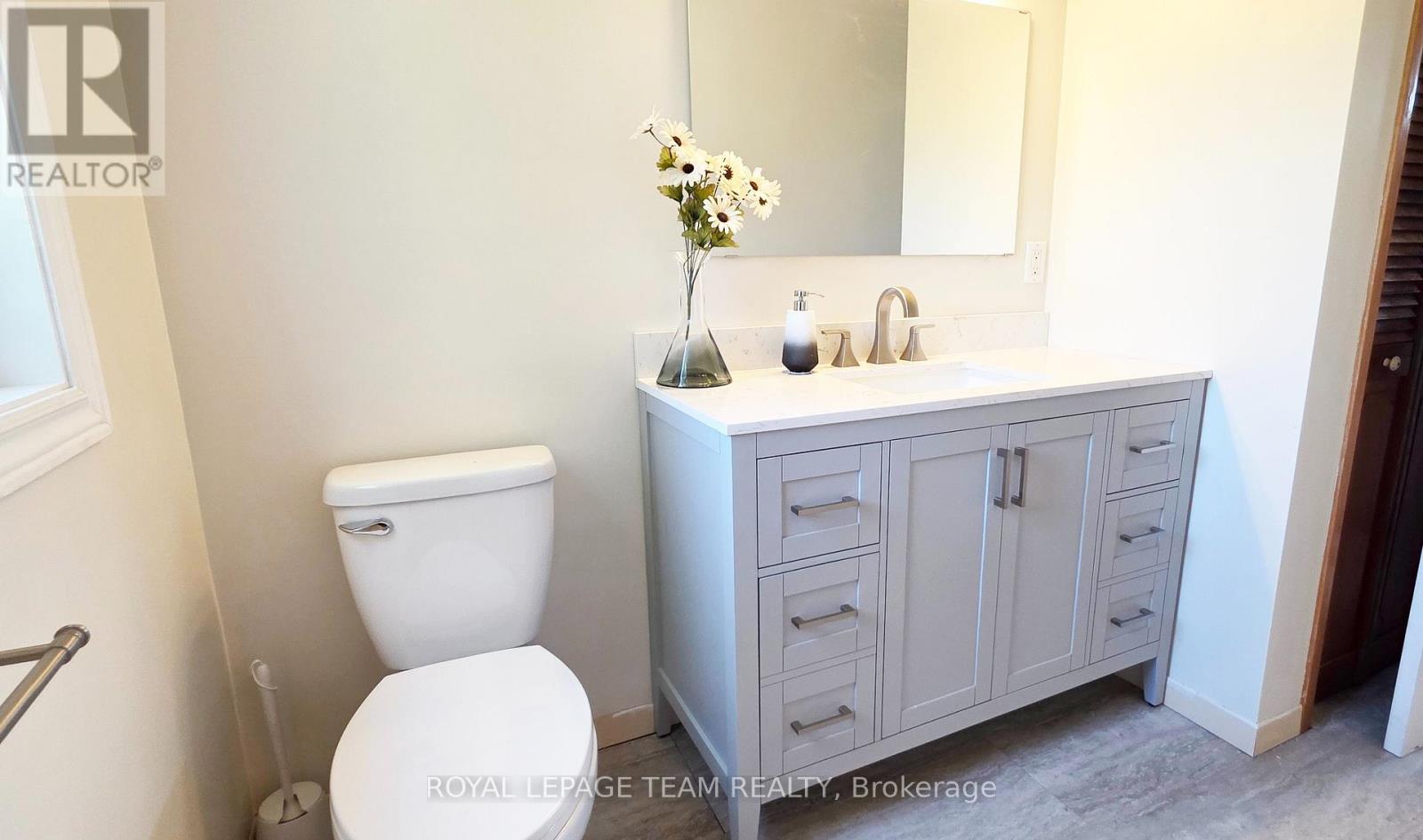 237 QUEEN WEST STREET - Image 18