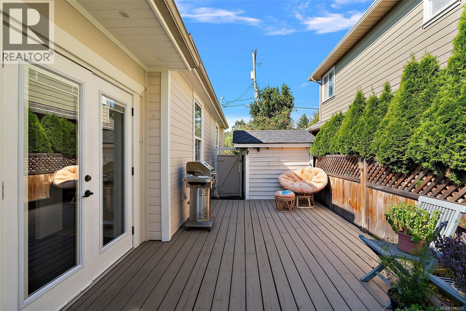 2445 Malaview Ave - 33