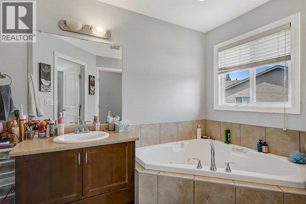 8601 60A Avenue - Image 29