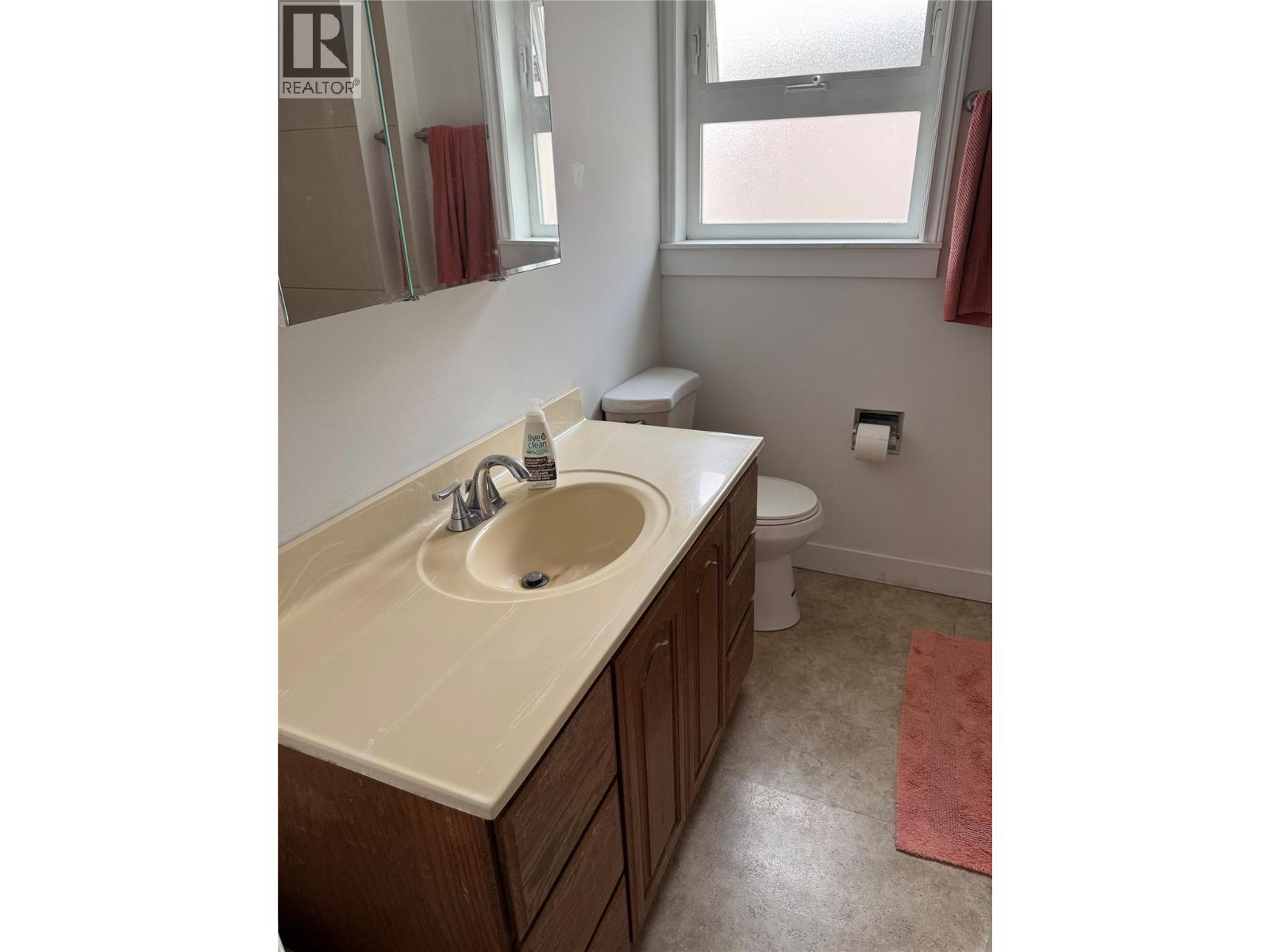 5556 Vernon/Kamloops Highway - 37