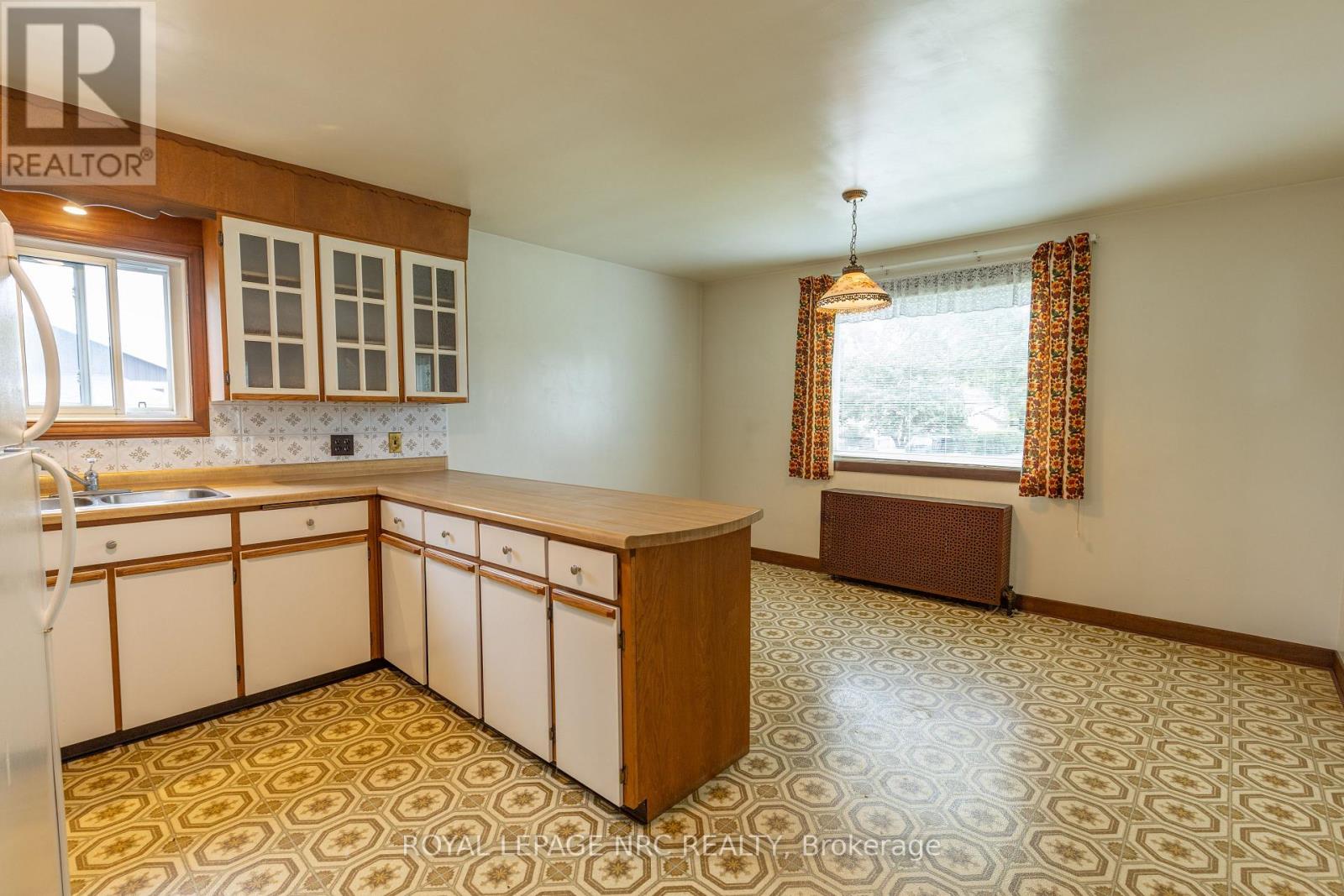 215 KNOLL STREET - Image 15