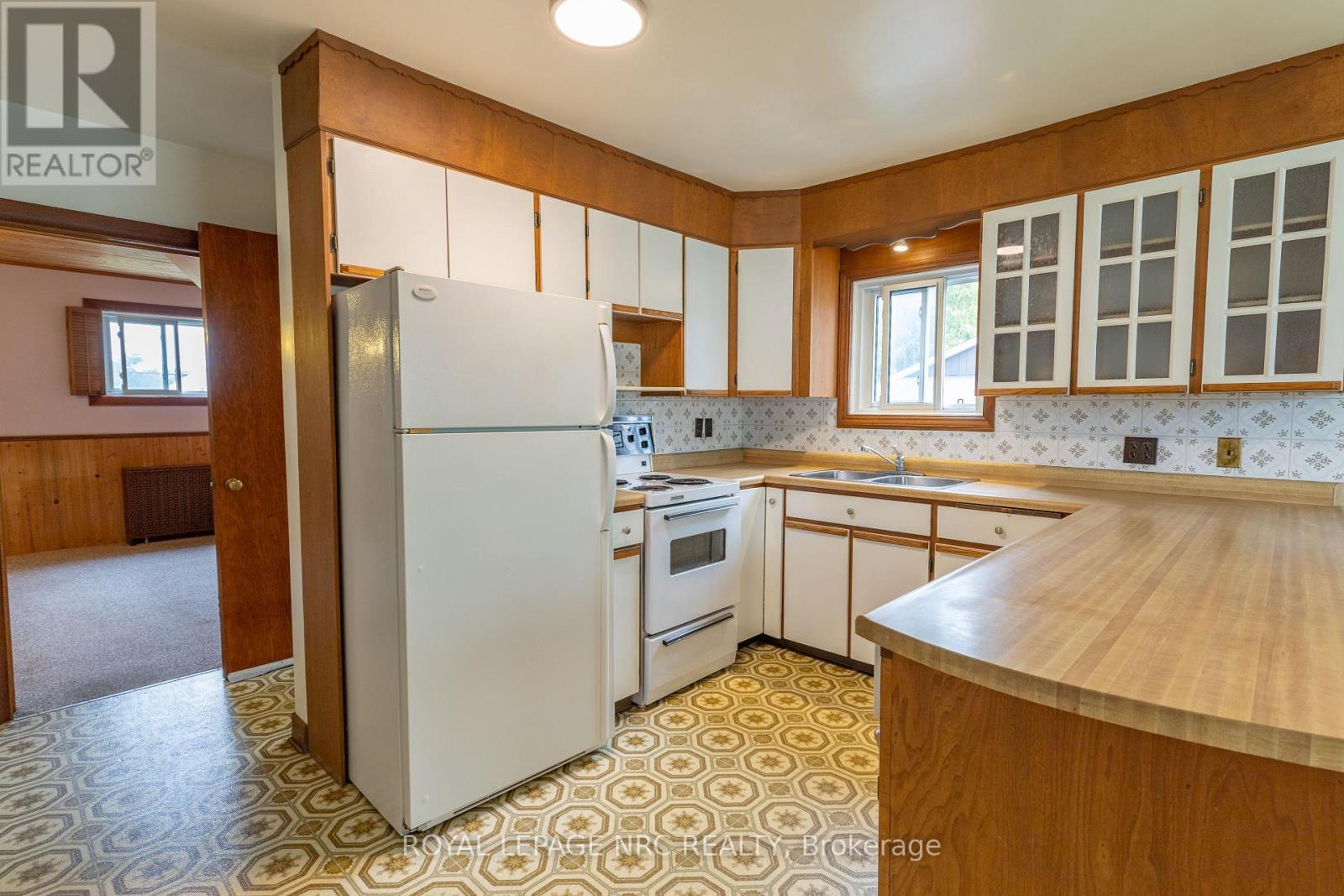215 KNOLL STREET - Image 17