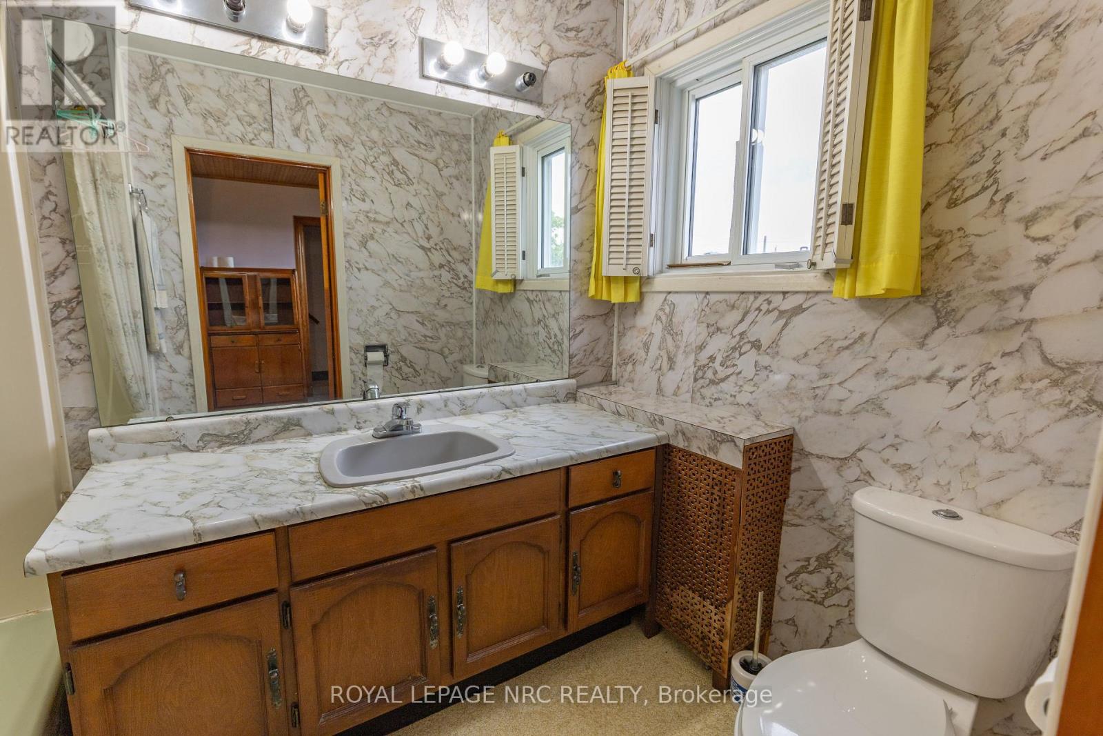 215 KNOLL STREET - 27