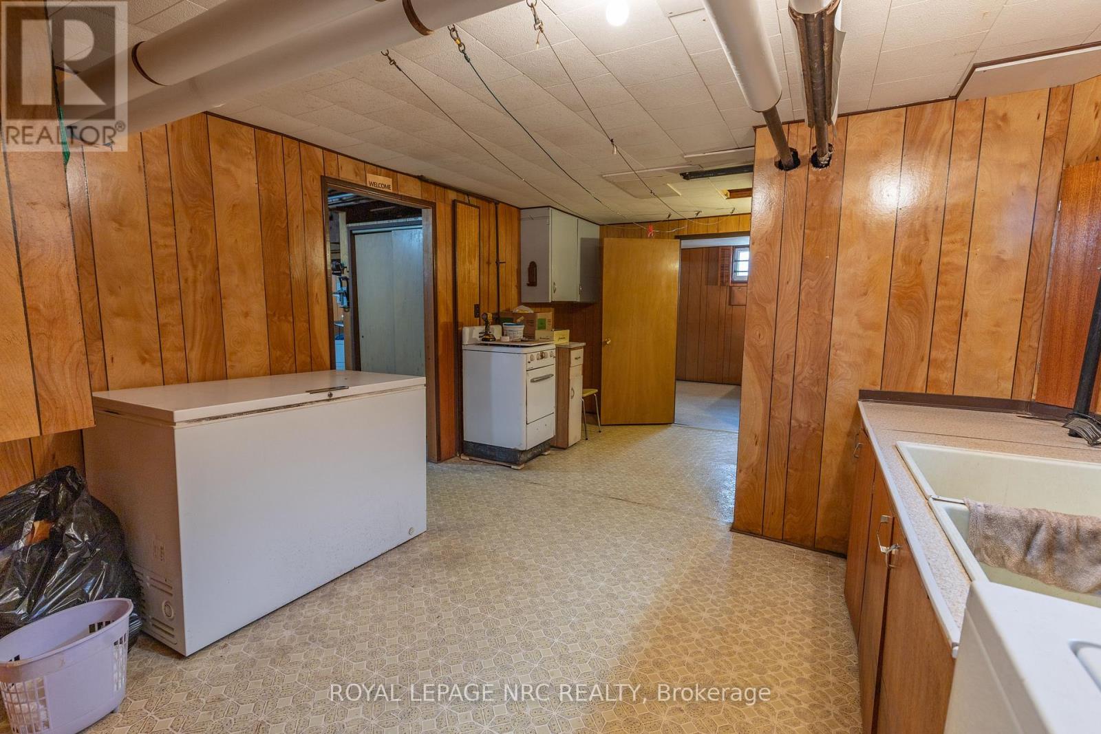 215 KNOLL STREET - 36