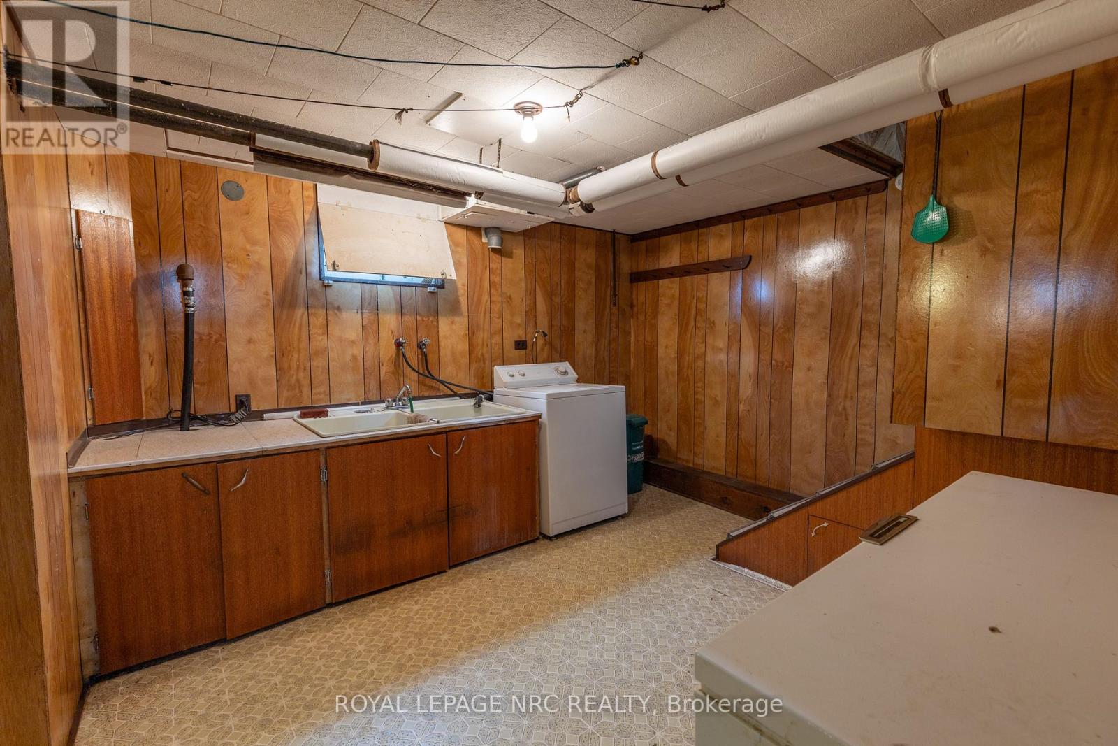 215 KNOLL STREET - 37