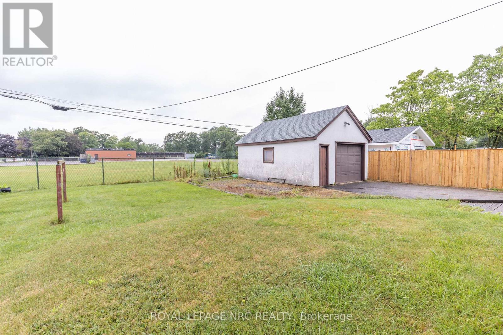 215 KNOLL STREET - Image 4
