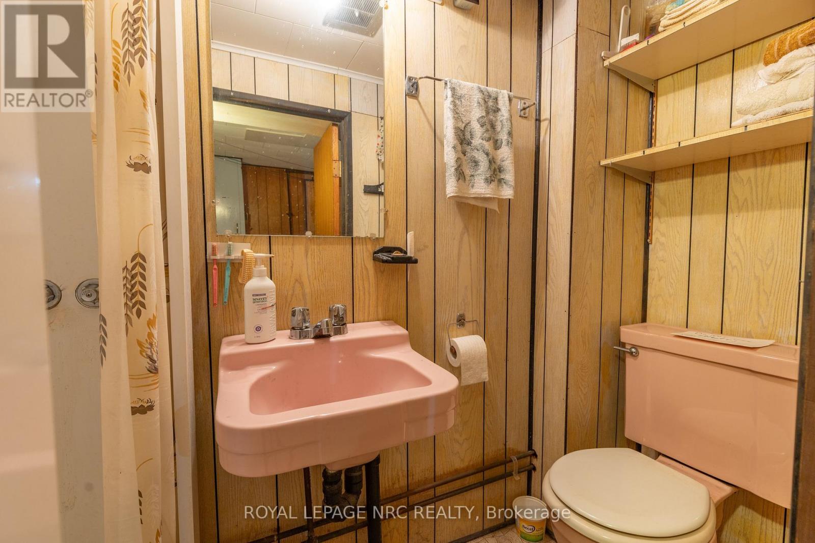 215 KNOLL STREET - 43