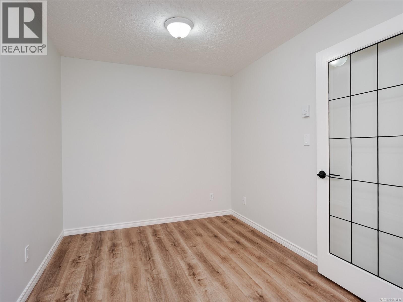 306 689 Bay Street, Victoria