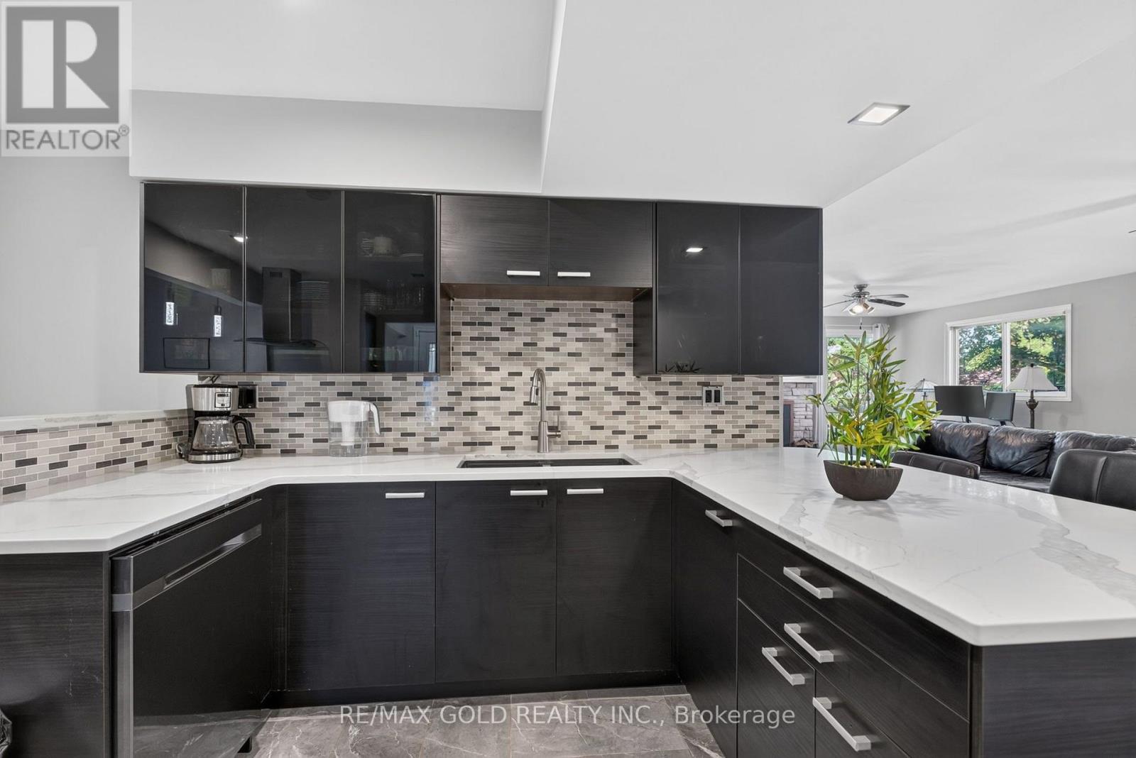 16 MONTEREY ROAD - 22