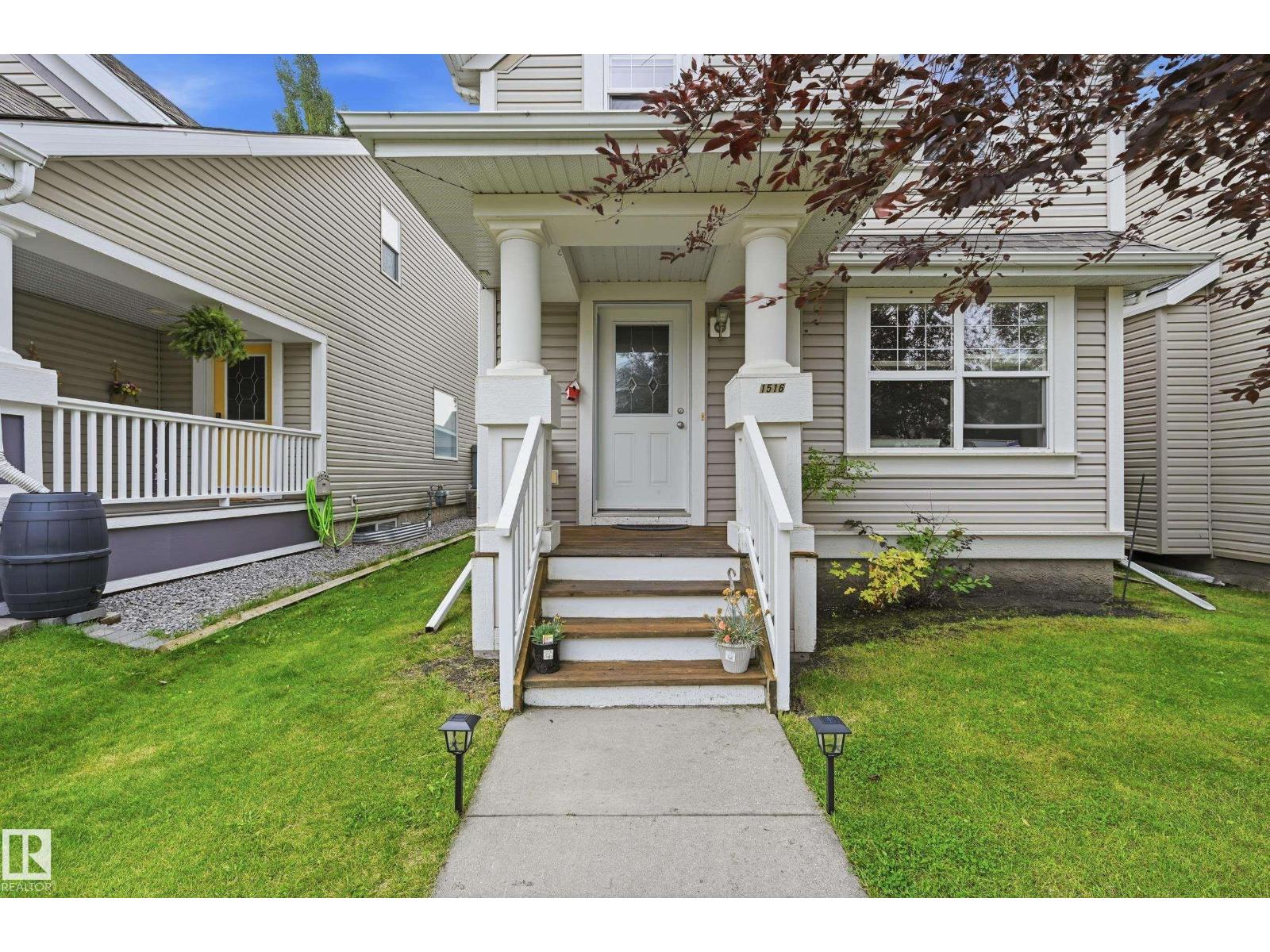 1516 76 ST SW - 2