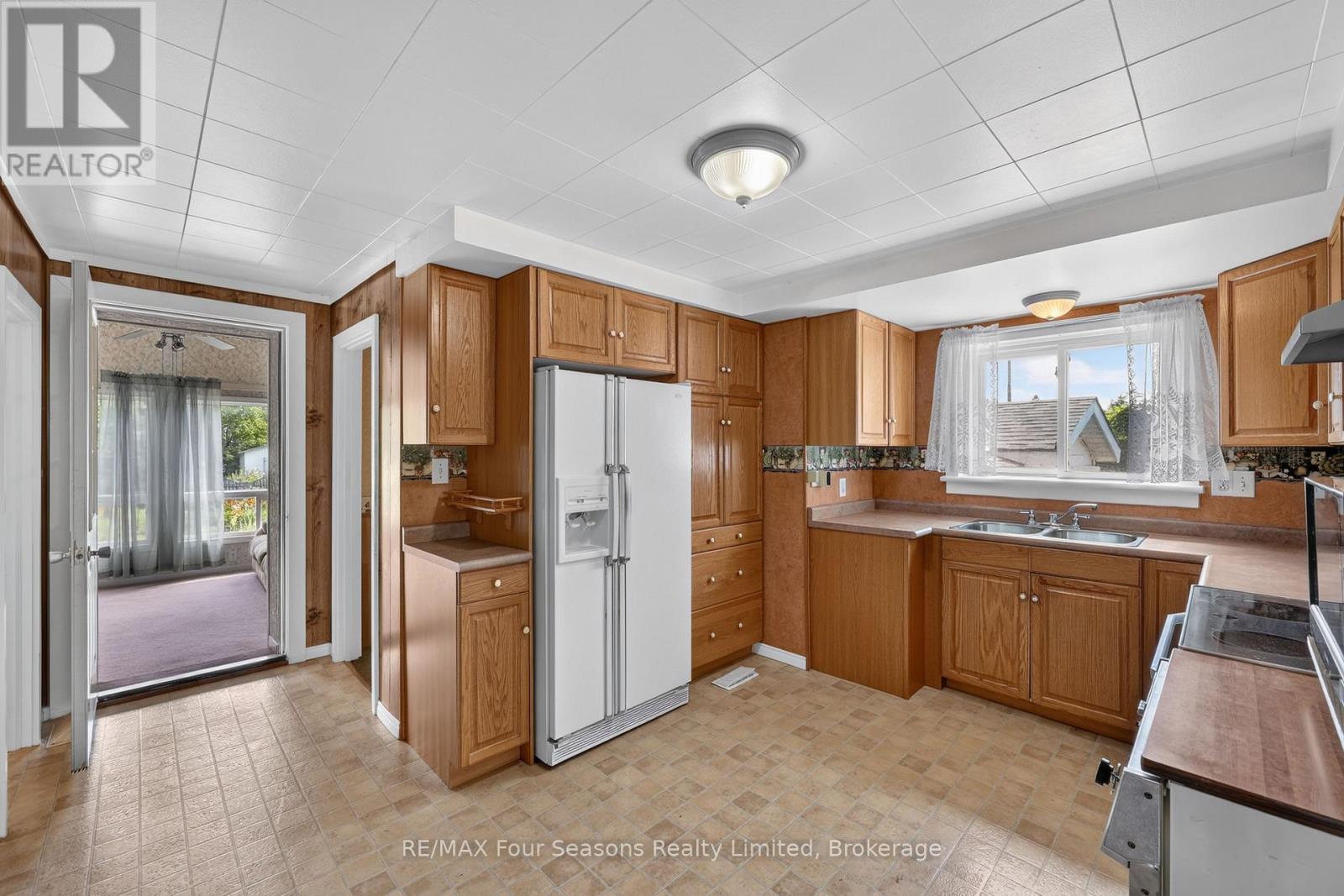 442 HUME STREET - 10