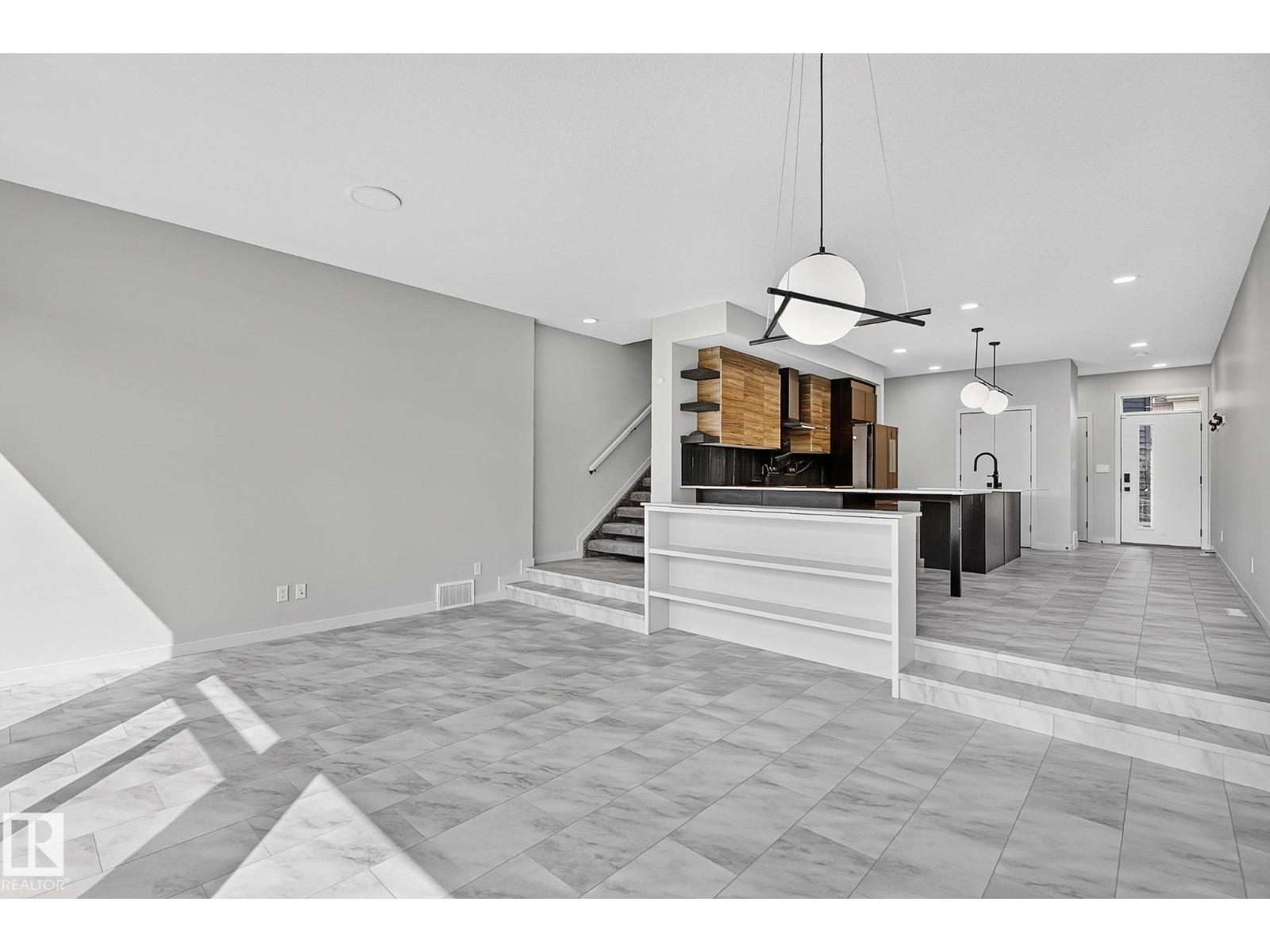 55 ELSINORE PL NW - Image 8