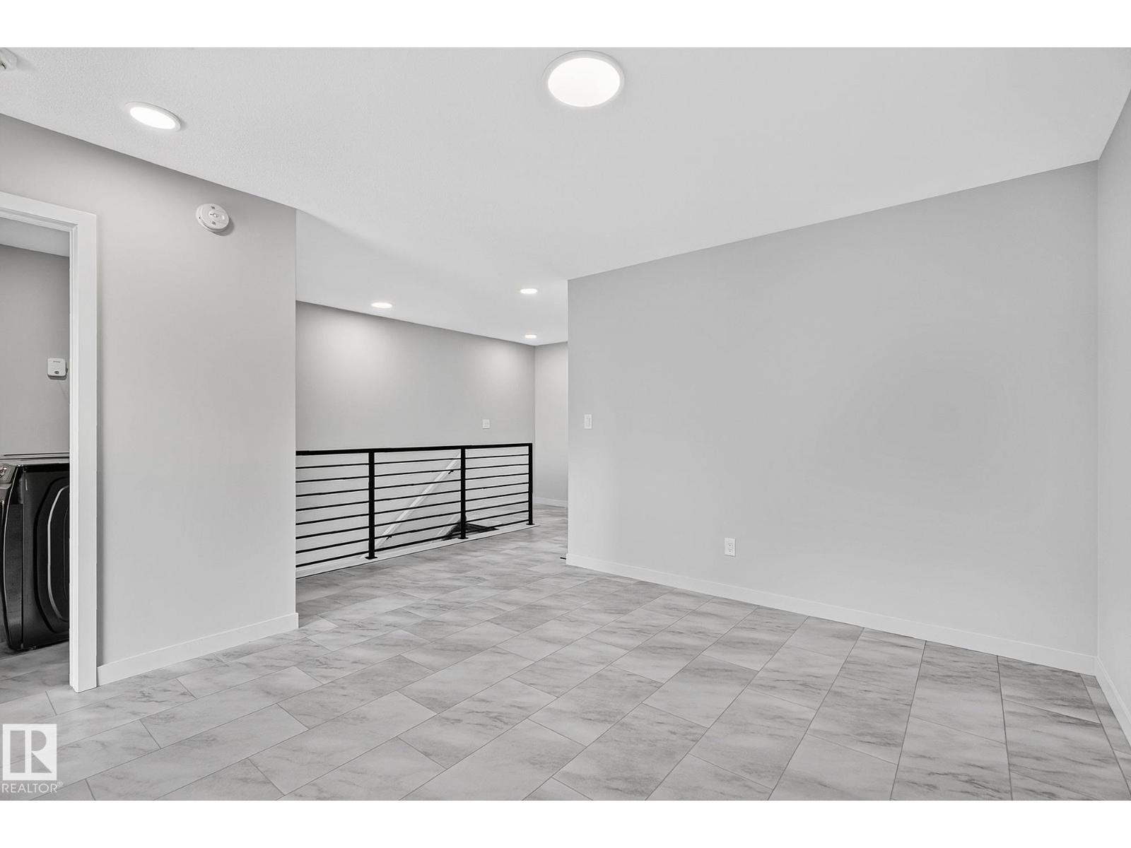 55 ELSINORE PL NW - 28