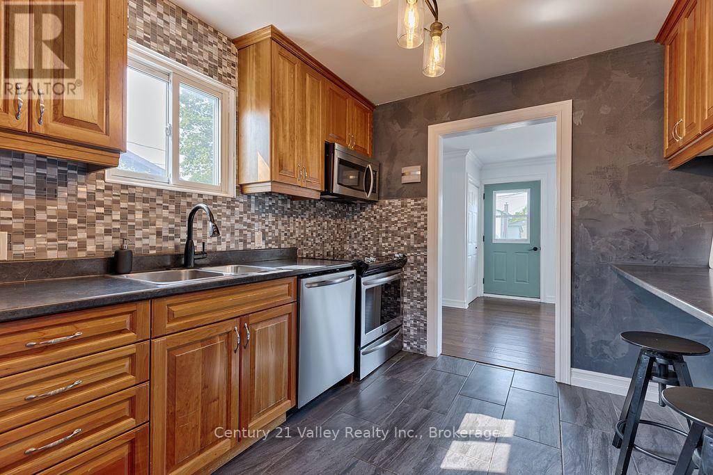 785 EIGHTH STREET - Image 9