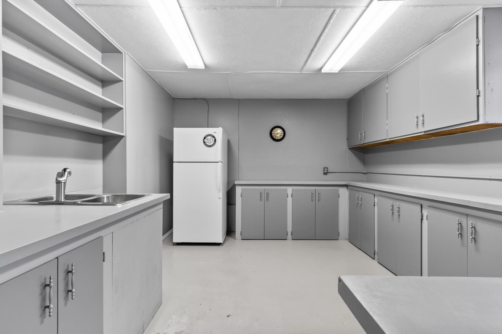 5512 Industrial Road - Photo 17