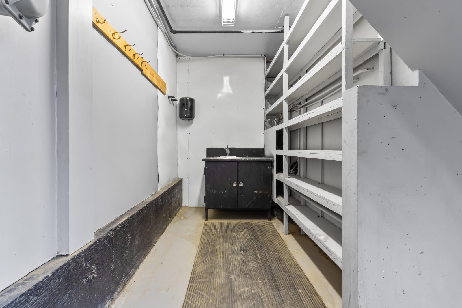 5512 Industrial Road - Photo 29