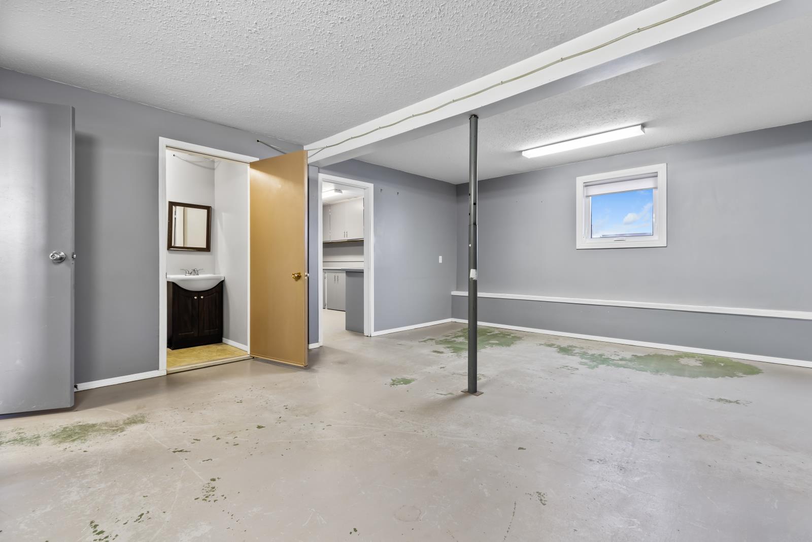5512 Industrial Road - Photo 19