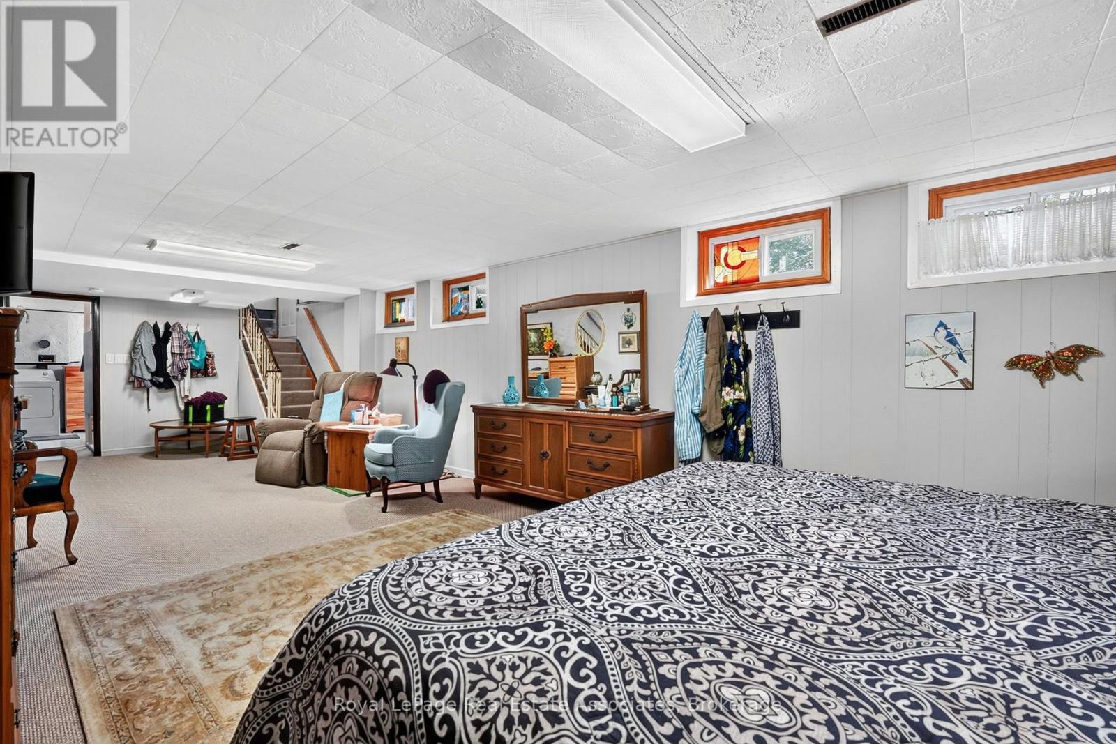3 NORTHWOOD DRIVE - 33