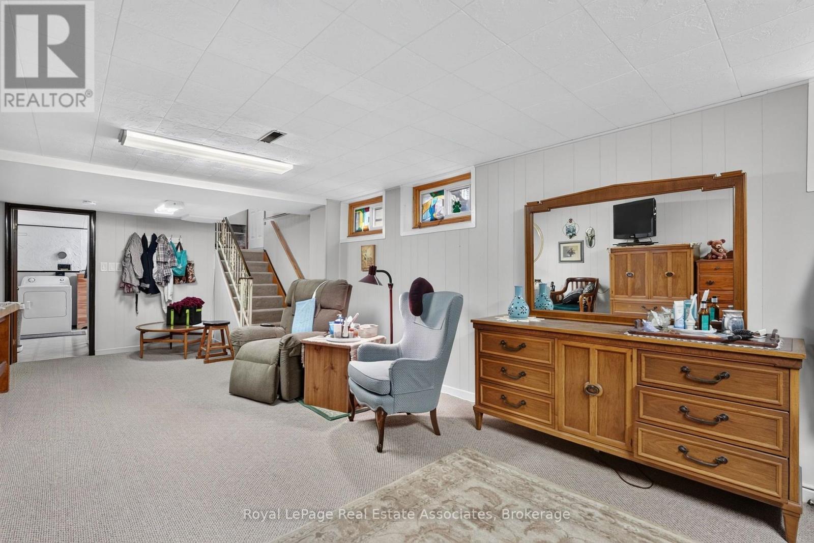 3 NORTHWOOD DRIVE - 36